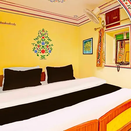 Hotel O Ramganj Near Hawa Mahal